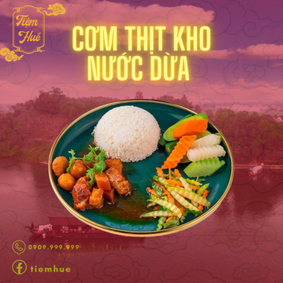 CƠM THỊT KHO NƯỚC DỪA